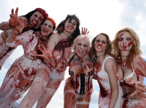 I problemi di irrorazione degli zombi potrebbero risolversi... (Zombie Women of Satan - Cannes 2010)