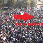 Martin, infine, è sceso fra i fedeli, come dimostra chiaramente la foto.