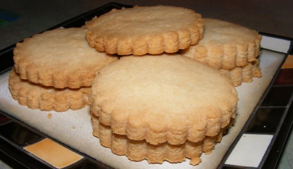 scottish-shortbread_plated