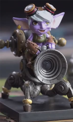 miniature-mech-vs-minions
